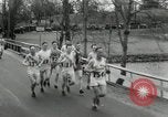 Standbild Marathon Rennen Boston Massachusetts USA, 1932, aus Sekunde 38 historischem Filmmaterial Videoclip 65675030581