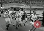 Standbild Marathon Rennen Boston Massachusetts USA, 1932, aus Sekunde 41 historischem Filmmaterial Videoclip 65675030581