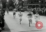 Standbild Marathon Rennen Boston Massachusetts USA, 1932, aus Sekunde 44 historischem Filmmaterial Videoclip 65675030581