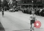 Standbild Marathon Rennen Boston Massachusetts USA, 1932, aus Sekunde 46 historischem Filmmaterial Videoclip 65675030581