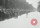 Standbild Marathon Rennen Boston Massachusetts USA, 1932, aus Sekunde 56 historischem Filmmaterial Videoclip 65675030581