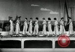 Standbild aquatic Dance Paris Frankreich, 1934, aus Sekunde 4 historischem Filmmaterial Videoclip 65675030590