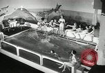 Standbild aquatic Dance Paris Frankreich, 1934, aus Sekunde 16 historischem Filmmaterial Videoclip 65675030590