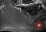 Standbild aquatic Dance Paris Frankreich, 1934, aus Sekunde 27 historischem Filmmaterial Videoclip 65675030590