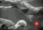 Standbild aquatic Dance Paris Frankreich, 1934, aus Sekunde 28 historischem Filmmaterial Videoclip 65675030590