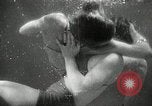 Standbild aquatic Dance Paris Frankreich, 1934, aus Sekunde 32 historischem Filmmaterial Videoclip 65675030590