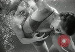 Standbild aquatic Dance Paris Frankreich, 1934, aus Sekunde 34 historischem Filmmaterial Videoclip 65675030590