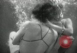 Standbild aquatic Dance Paris Frankreich, 1934, aus Sekunde 39 historischem Filmmaterial Videoclip 65675030590