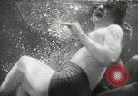 Standbild aquatic Dance Paris Frankreich, 1934, aus Sekunde 40 historischem Filmmaterial Videoclip 65675030590