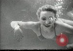 Standbild aquatic Dance Paris Frankreich, 1934, aus Sekunde 48 historischem Filmmaterial Videoclip 65675030590