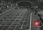 Image Les joueurs de Stanford gagnent 1934 compétitions sur piste et sur le terrain Philadelphia Pennsylvania USA, 1934, de la seconde 13 séquences d'archives historiques vidéo 65675030592