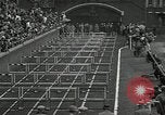 Image Les joueurs de Stanford gagnent 1934 compétitions sur piste et sur le terrain Philadelphia Pennsylvania USA, 1934, de la seconde 14 séquences d'archives historiques vidéo 65675030592