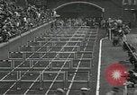 Image Les joueurs de Stanford gagnent 1934 compétitions sur piste et sur le terrain Philadelphia Pennsylvania USA, 1934, de la seconde 16 séquences d'archives historiques vidéo 65675030592