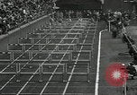 Image Les joueurs de Stanford gagnent 1934 compétitions sur piste et sur le terrain Philadelphia Pennsylvania USA, 1934, de la seconde 19 séquences d'archives historiques vidéo 65675030592