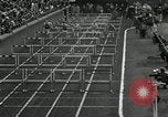 Image Les joueurs de Stanford gagnent 1934 compétitions sur piste et sur le terrain Philadelphia Pennsylvania USA, 1934, de la seconde 22 séquences d'archives historiques vidéo 65675030592