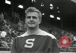 Image Les joueurs de Stanford gagnent 1934 compétitions sur piste et sur le terrain Philadelphia Pennsylvania USA, 1934, de la seconde 52 séquences d'archives historiques vidéo 65675030592
