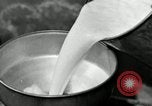 Standbild Milch Fässer Saint Clairsville Ohio USA, 1940, aus Sekunde 13 historischem Filmmaterial Videoclip 65675030600