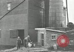 Standbild Milch Fässer Saint Clairsville Ohio USA, 1940, aus Sekunde 46 historischem Filmmaterial Videoclip 65675030600