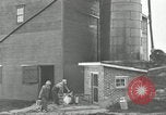 Standbild Milch Fässer Saint Clairsville Ohio USA, 1940, aus Sekunde 47 historischem Filmmaterial Videoclip 65675030600