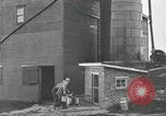 Standbild Milch Fässer Saint Clairsville Ohio USA, 1940, aus Sekunde 48 historischem Filmmaterial Videoclip 65675030600