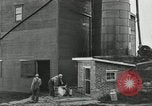 Standbild Milch Fässer Saint Clairsville Ohio USA, 1940, aus Sekunde 53 historischem Filmmaterial Videoclip 65675030600