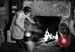 Standbild der HaUSArbeit ohne Strom Saint Clairsville Ohio USA, 1940, aus Sekunde 3 historischem Filmmaterial Videoclip 65675030602