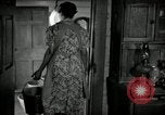 Standbild der HaUSArbeit ohne Strom Saint Clairsville Ohio USA, 1940, aus Sekunde 17 historischem Filmmaterial Videoclip 65675030602
