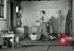 Standbild der HaUSArbeit ohne Strom Saint Clairsville Ohio USA, 1940, aus Sekunde 29 historischem Filmmaterial Videoclip 65675030602