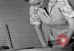 Standbild der HaUSArbeit ohne Strom Saint Clairsville Ohio USA, 1940, aus Sekunde 40 historischem Filmmaterial Videoclip 65675030602