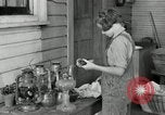 Standbild der HaUSArbeit ohne Strom Saint Clairsville Ohio USA, 1940, aus Sekunde 57 historischem Filmmaterial Videoclip 65675030602