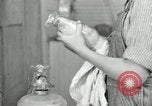 Standbild der HaUSArbeit ohne Strom Saint Clairsville Ohio USA, 1940, aus Sekunde 62 historischem Filmmaterial Videoclip 65675030602