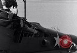 Standbild P-38 Ebene Montage Australien, 1942, aus Sekunde 11 historischem Filmmaterial Videoclip 65675030610