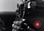Standbild P-38 Ebene Montage Australien, 1942, aus Sekunde 15 historischem Filmmaterial Videoclip 65675030610