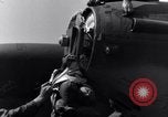 Standbild P-38 Ebene Montage Australien, 1942, aus Sekunde 19 historischem Filmmaterial Videoclip 65675030610