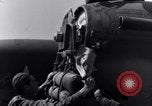 Standbild P-38 Ebene Montage Australien, 1942, aus Sekunde 20 historischem Filmmaterial Videoclip 65675030610