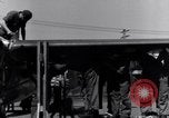 Standbild P-38 Ebene Montage Australien, 1942, aus Sekunde 28 historischem Filmmaterial Videoclip 65675030610