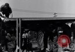 Standbild P-38 Ebene Montage Australien, 1942, aus Sekunde 30 historischem Filmmaterial Videoclip 65675030610