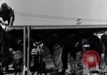 Standbild P-38 Ebene Montage Australien, 1942, aus Sekunde 31 historischem Filmmaterial Videoclip 65675030610