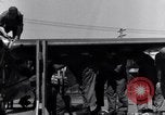 Standbild P-38 Ebene Montage Australien, 1942, aus Sekunde 32 historischem Filmmaterial Videoclip 65675030610