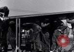 Standbild P-38 Ebene Montage Australien, 1942, aus Sekunde 35 historischem Filmmaterial Videoclip 65675030610