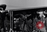 Standbild P-38 Ebene Montage Australien, 1942, aus Sekunde 42 historischem Filmmaterial Videoclip 65675030610