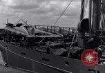 Standbild P-38 Ebene Montage Australien, 1942, aus Sekunde 10 historischem Filmmaterial Videoclip 65675030611