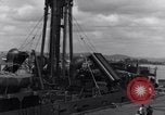 Standbild P-38 Ebene Montage Australien, 1942, aus Sekunde 28 historischem Filmmaterial Videoclip 65675030611