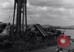 Standbild P-38 Ebene Montage Australien, 1942, aus Sekunde 30 historischem Filmmaterial Videoclip 65675030611