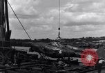 Standbild P-38 Ebene Montage Australien, 1942, aus Sekunde 38 historischem Filmmaterial Videoclip 65675030611