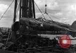 Standbild P-38 Ebene Montage Australien, 1942, aus Sekunde 52 historischem Filmmaterial Videoclip 65675030611
