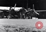 Standbild P-38 Flugzeug Propeller Assembly Australien, 1942, aus Sekunde 4 historischem Filmmaterial Videoclip 65675030614