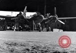 Standbild P-38 Flugzeug Propeller Assembly Australien, 1942, aus Sekunde 6 historischem Filmmaterial Videoclip 65675030614