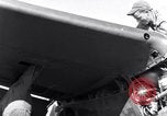 Standbild P-38 Flugzeug Propeller Assembly Australien, 1942, aus Sekunde 16 historischem Filmmaterial Videoclip 65675030614