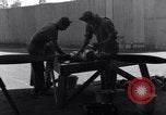 Standbild P-38 Flugzeug Propeller Assembly Australien, 1942, aus Sekunde 21 historischem Filmmaterial Videoclip 65675030614